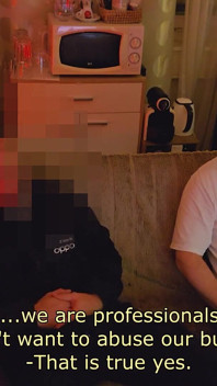 Heteroseksual Dan Bercerai Tetapi Ingin Tahu Pemandu Uber Membiarkan Dirinya Dipujuk Untuk Blowjob Pertama Oleh Seorang Lelaki