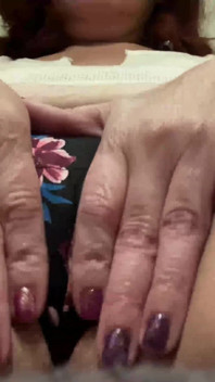 Ellies Juicy Pussy