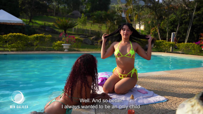 MinGalilea: Me Follo a Mi Amiga En La Piscina Hasta Que...