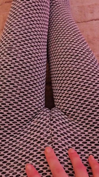 Sporty Leggings Pussy Play - menina holandesa brinca e dedilha sua buceta molhada em leggings apertadas de academia (holandesa)