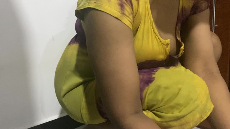 Arabicqueen: Meid Tamil tante hard werken met grote baloenen