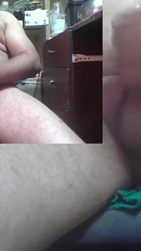 자지와 정액을 가지고 노는 아빠