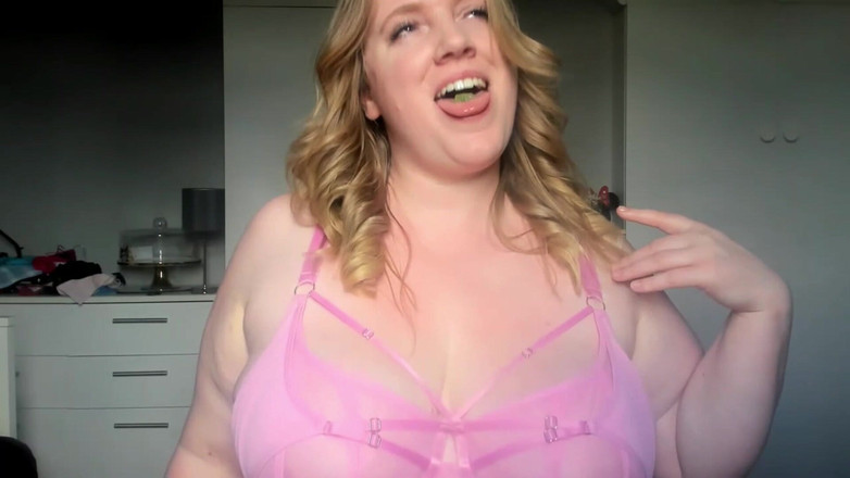 Julie_Bliss: Julie Bliss - Obryně