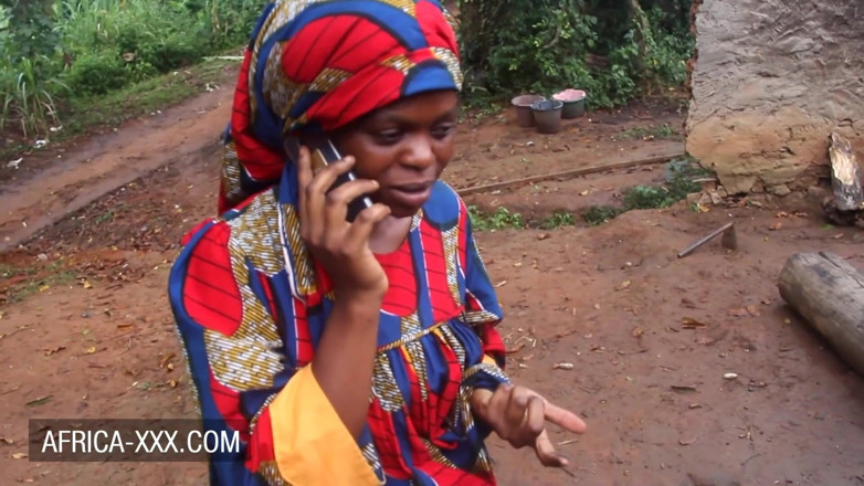 Africa-XXX: สาวผิวดำผมน้ำตาลเจอ hookup กับคนแปลกหน้า