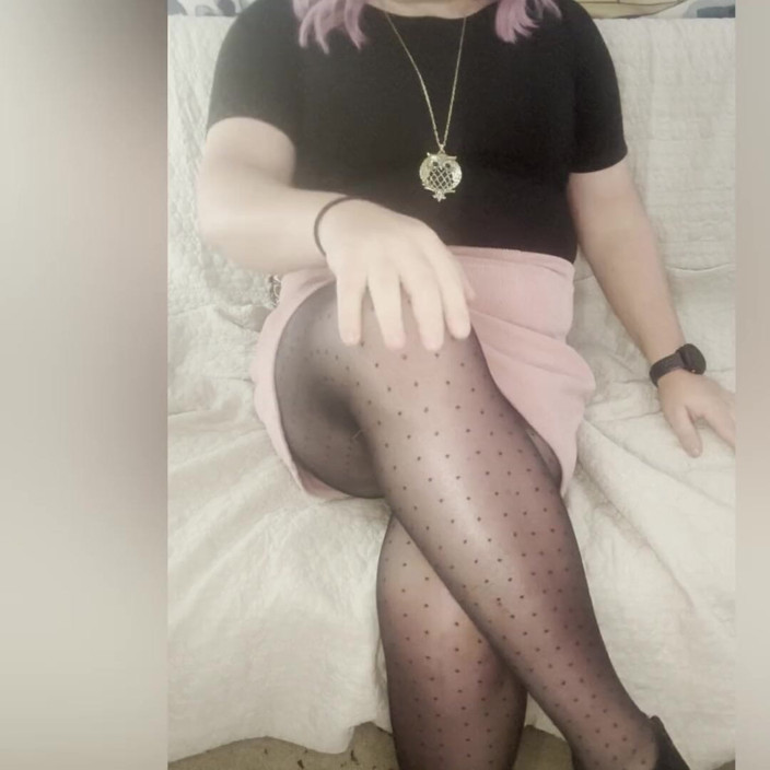 Lauren Ashland: Menina trans em pura meia-calça polka dot