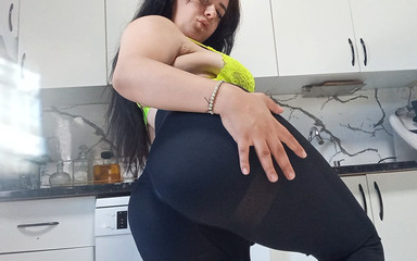 fartingclub01: Leggings, bh und große sprudel