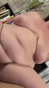 Eliza Allure ist ein vollbusiger bBW-teenager, der hungrig nach schwanz ist