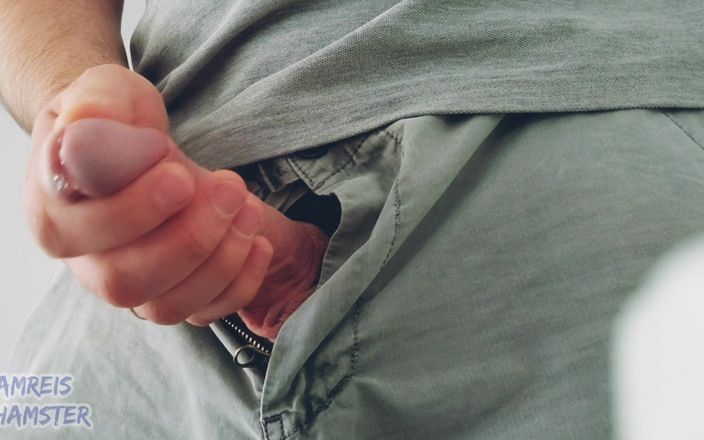 Amreis: Masturbacja - Pre-cum i nasienie. Orgazm w krótkich spodenkach w pracy.