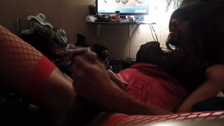 Wicked studios: Crossdresser v červeném prádle