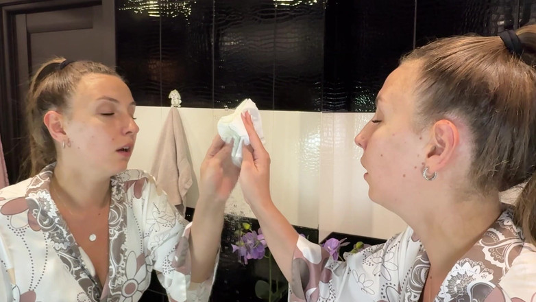 Hottie goddess: シリーフェイス・スニーズ・ストーム