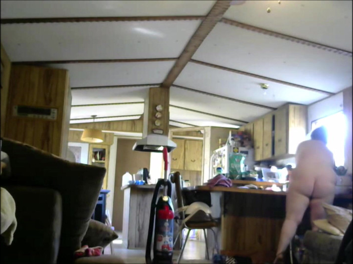 Fat Goddes: Hot House Maid städar naken för extra lön