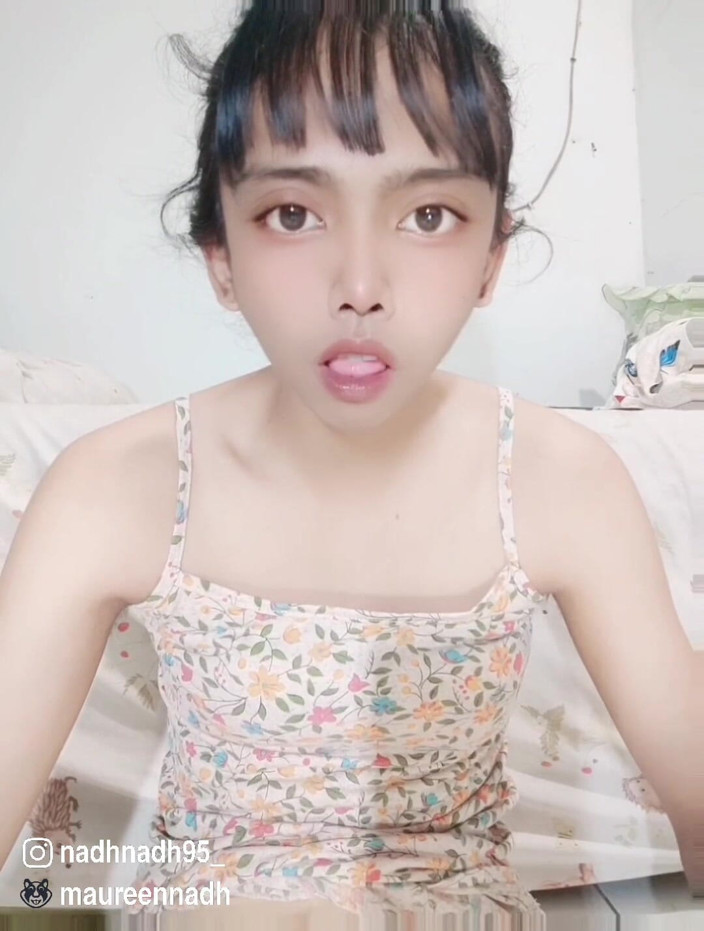 MaureenNadh: İlk kez kendi dölümü tadın. elle muamele ve çifte döl