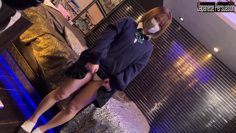 Asian happy ending: Une beauté à forte poitrine aux courbes voluptueuses se fait tirer...