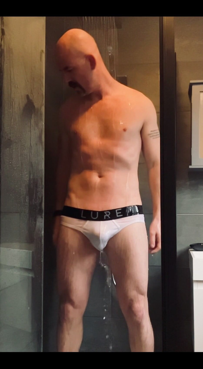 JayDubz: Who Likes Hot Guys in the Shower?