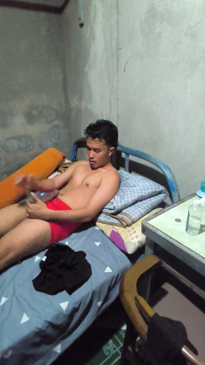 Rent A Gay Productions: Geiler Philippino Teen Stecher Wichst Sich Unter Der Dusche Bis...
