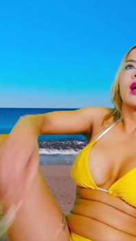 Hot Colombian Shows You Her Ass on the Beach