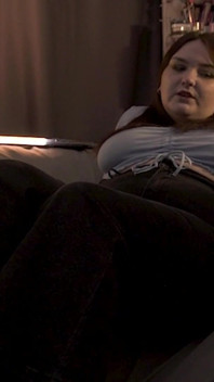 Instruções para se masturbar com roupas, adore os pés da senhora e seu strap-on