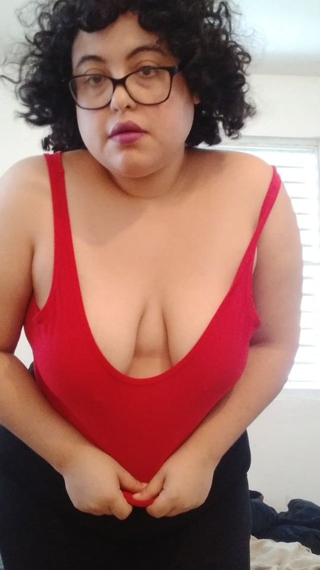 Cute Boobs Bouncing (Flora Wilde)