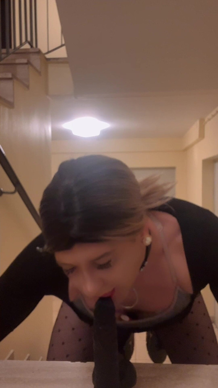 SissyDaniella: La sissy obbedisce alla dea Yasmin