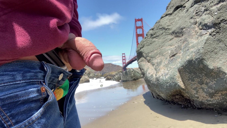 Joe Iandola: Kencing di depan jembatan golden gate