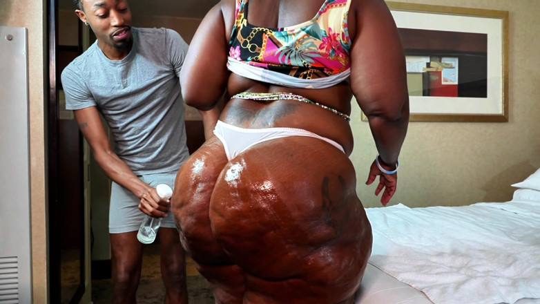 OneUp_Close: 내 첫 번째 얼굴은 독점