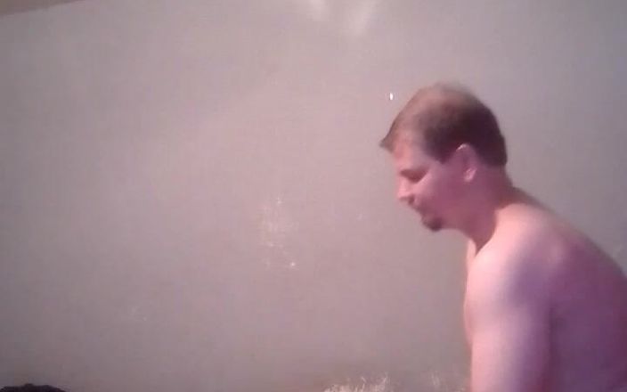 hothouse18xxx: 完璧なティーンは寝室で継父と遊んで彼女の猫を舐め、彼のおいしいコックに乗って彼女のおなかに熱い精液を得る