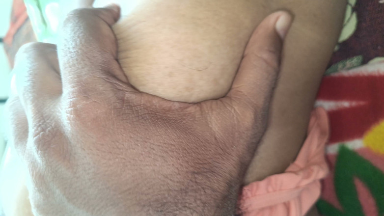 Palani69: Ama de casa coño mojado y lindo pecho