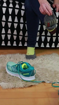 Sepatu lari hijau & stoking nilon asli - permainan sepatu & kaus kaki menggoda