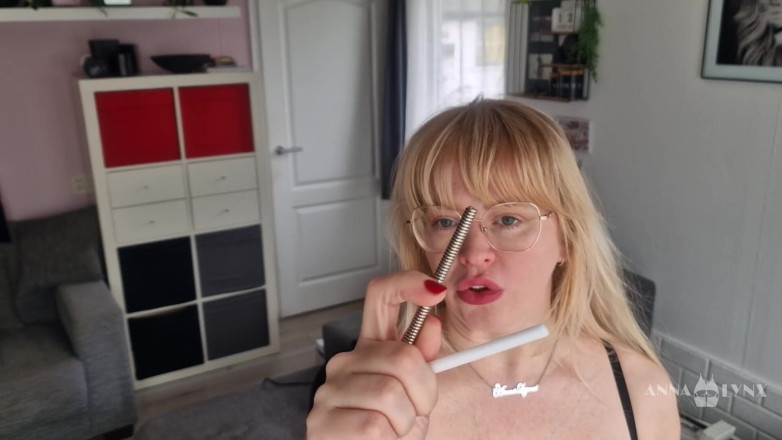 Anna Lynx: Спроба sybian вперше - проблеми з сідлом