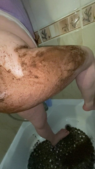 StasyBoo: Omg, what shed did in the shower! Hot!