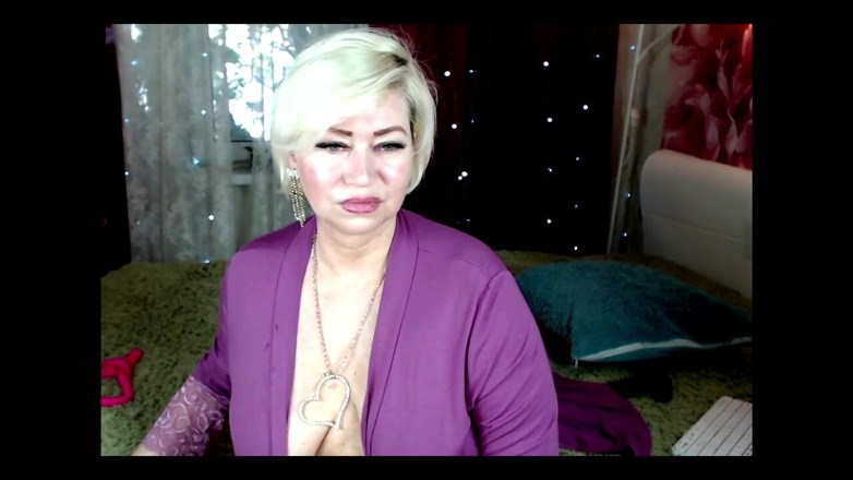 AimeeParadise: Super Webcam Whore Aimee as a Mature Anal Slut on...