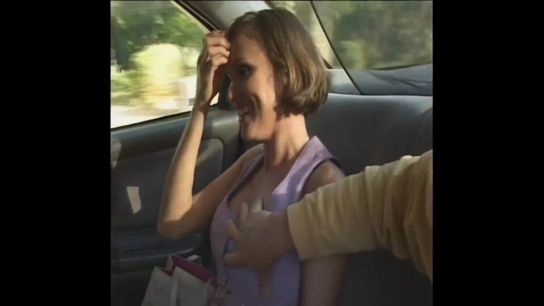 Milf in Love: Pelacur MILF yang tidak dikenal