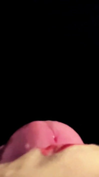 Slow Motion Finale. Close-up van een melkgat dat een grote lading krijgt.
