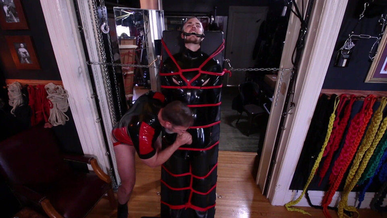 Christian Wilde: Latex Edging with Kris and Pup Amp