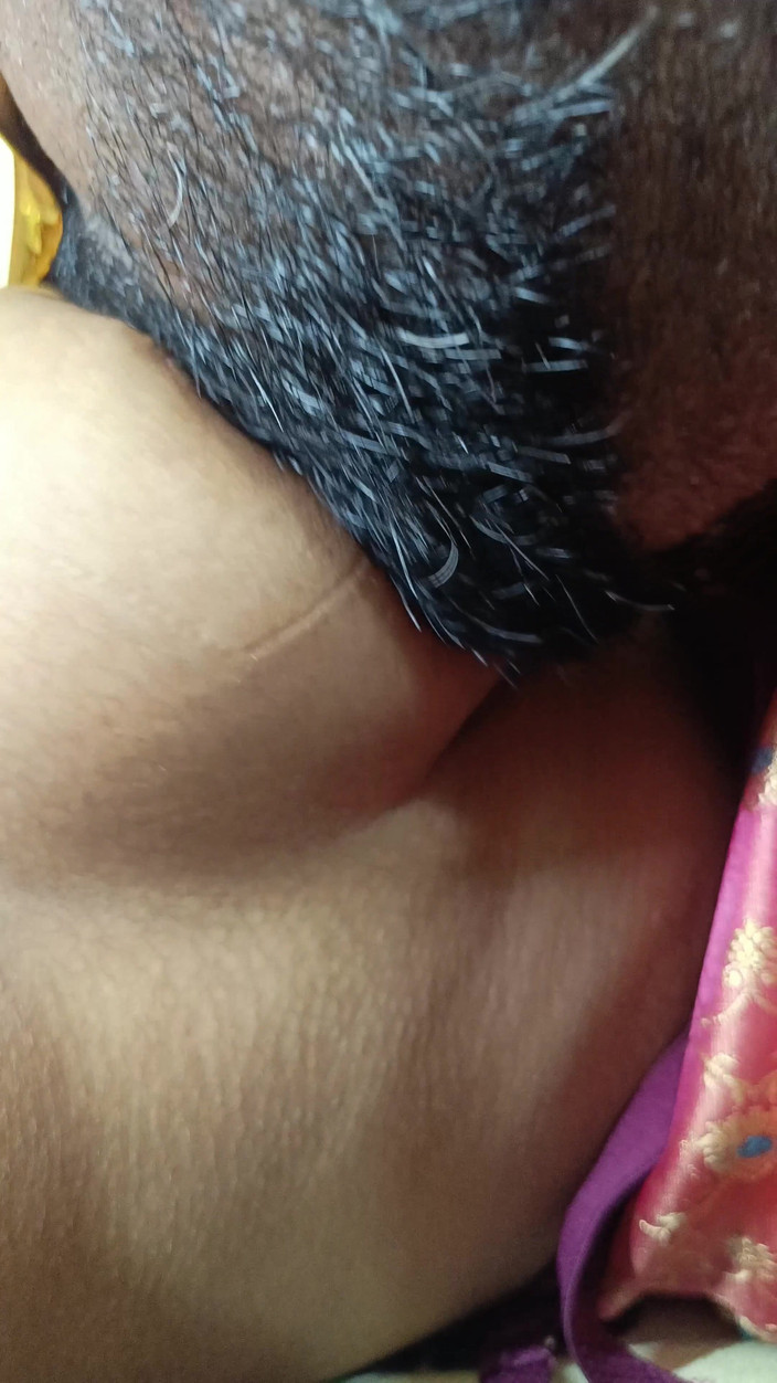 Laxi ammu: Housewife Enjoying Hot Fucking in Bed