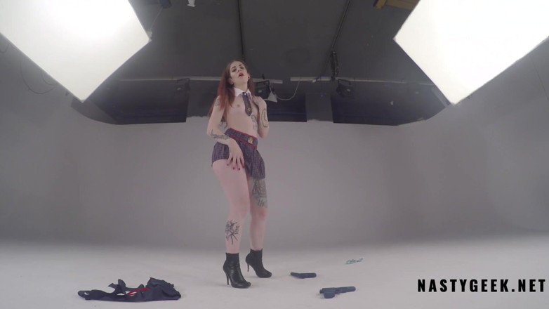 PurefilmsTv: Miriam tesuda universitária Figter brinca com esguicho