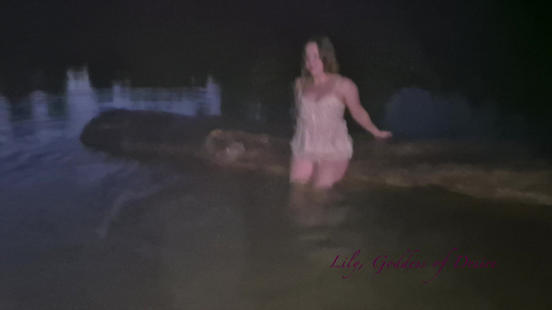 Lily, Goddess of Desire: Una ninfa dell'acqua incredibilmente sessuale ti tenta con il suo...