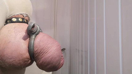 Monster_Meat_: Hayran için sidik topluyor