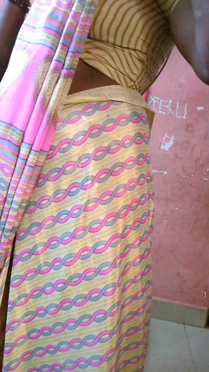 RenuRaj: India tamil traviesa esposa Renu Petticoat blusa sari provoca para...