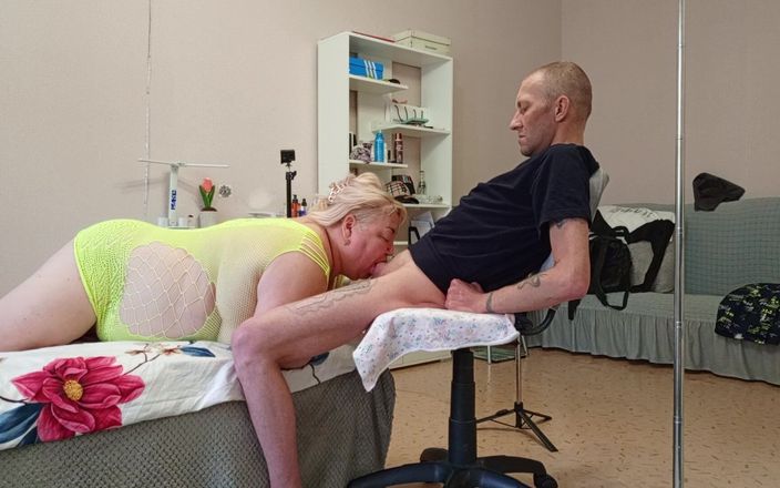 Zona901: A Friend Sucks off a Large Portion of Hot Cum...