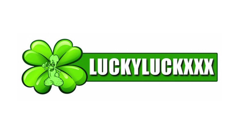 MR LUCKY LUCK: Cewek beruntung kween bunny b - nyepong kontol spesial lampu merah...