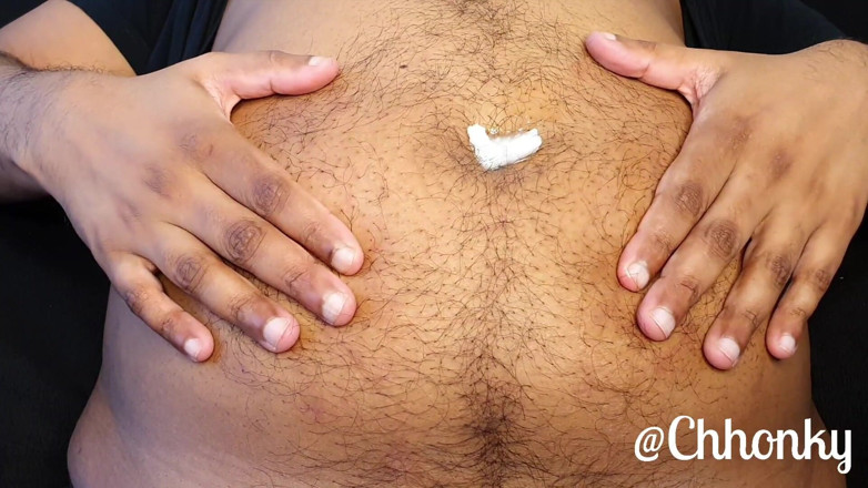 Denim Tiger: Rubbing coconut oil all over my fat belly