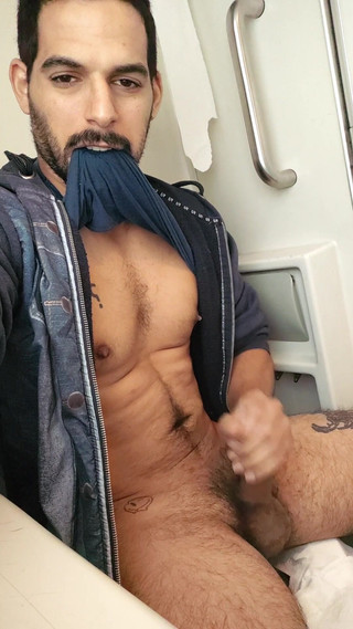 Grayalpha: Banyo treninde boşalma