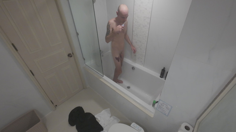 Big dick dadddy: Camera secretă de duș m-a prins atingându-mă singură