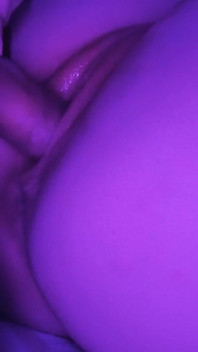 Moje mokrá kundička čeká na ptáka. Close-up. Šťavnatá 18+ kundička
