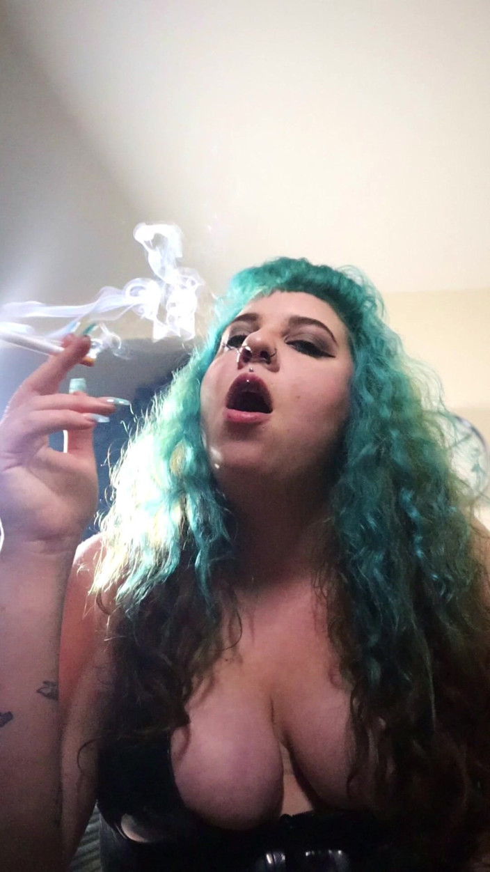 Goddess Kinx: Od kouřového otroka po strapon otroka - bez vyjednávání