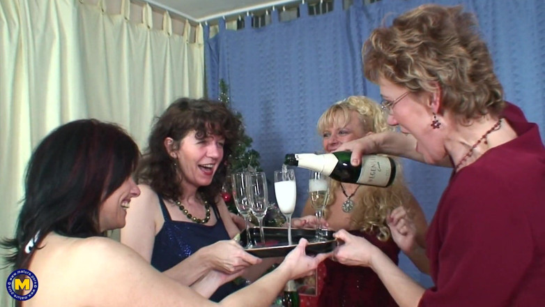 Mature NL: Have a Very Horny Christmas and a Happy Wet Year