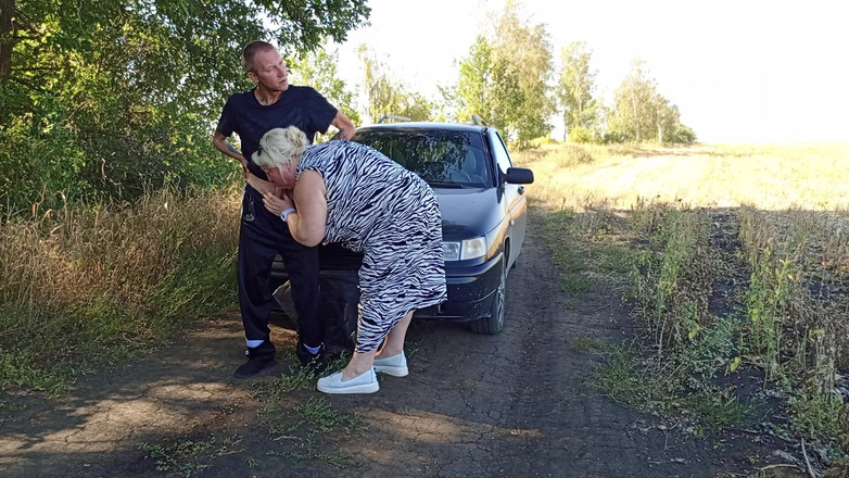 Zona901: Psal veřejně v přírodě, ošukal sousedku do pusy a naplnil...