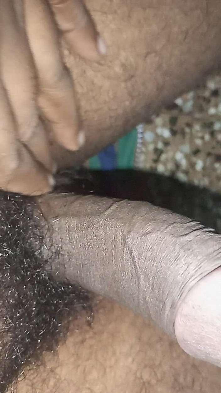 Hungry cliff: Ấn Độ gay cậu bé phòng tắm masterbation và liếm