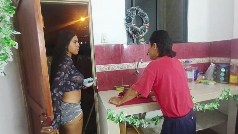 Lady: Starzec uprawia seks ze swoją wenezuelską pokojówką, gdy jego żony nie...